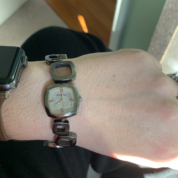 Fossil F2 ES-1918 Gunmetal Tone Retro Squared Link Women’s Watch - Picture 3 of 5